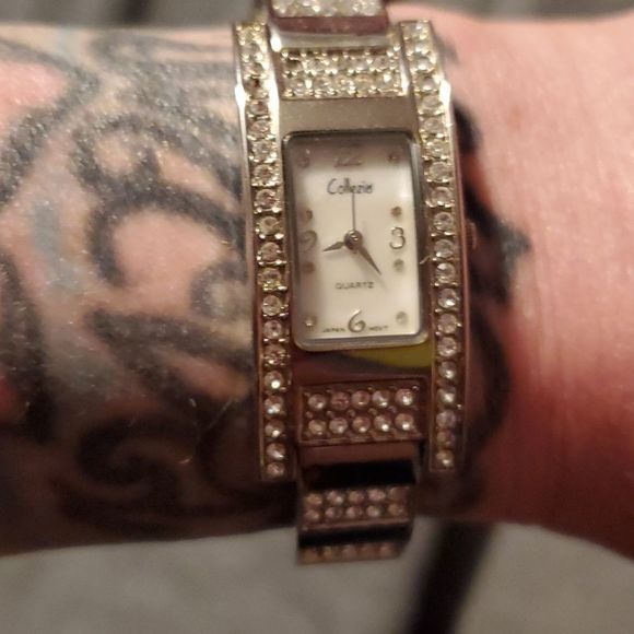 Collezio Rectangular Watch CZ‎ Crystals on a Silver Spring Hinge Bangke Band - Picture 7 of 8